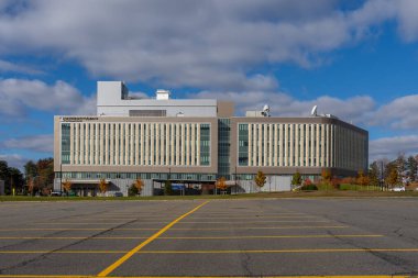 Albany Uptown Kampüsü 'ndeki ETEC Binası. Albany, New York, ABD, 12 Kasım 2023. ETEC, Albany Üniversitesi 'nin en büyük öğretici binasıdır..