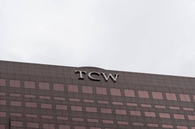 Los Angeles, CA, USA - 28 Mayıs 2023: TCW genel merkezi TCW Tower, Los Angeles, CA, ABD. TCW Group bir Amerikan varlık yönetimi şirketidir..