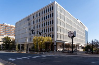 Wilmington, Delaware, ABD - 5 Kasım 2023: J. Caleb Boggs Federal Binası ve ABD Wilmington, Delaware 'deki 844 King Caddesi' ndeki adliye binası, ABD.