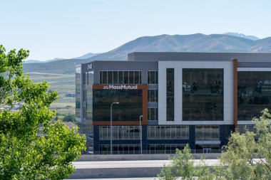 Lehi, UT, ABD - 25 Haziran 2023: Lehi, UT, ABD 'deki Massmutual ofisi. Massmutual, sigorta ve yatırım ürünleri sağlamada uzmanlaşmış bir finans hizmetleri şirketidir..
