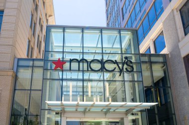Salt Lake City, Utah, ABD - 21 Haziran 2023: Salt Lake City, Utah 'taki City Creek Center' da bir Macys mağazası. Macys, Amerika 'da lüks mağazalar zinciri..