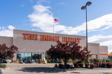 Ontario, OR, USA - 18 Haziran 2023: Ontario, ABD 'de bir Home Depot mağazası.