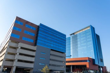 Stamford Hastanesi, Plaza, Stamford, Connecticut, ABD, 7 Kasım 2023. Stamford Hastanesi kar amacı gütmeyen bir hastane ve Stamford Sağlık Merkezi.