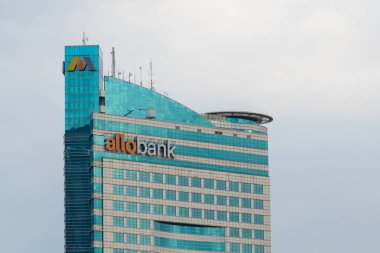 Jakarta, Endonezya - 25 Ocak 2025: Jl Gatot Subroto, Jakarta, Endonezya 'daki Allo banka binası.