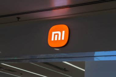 Manila, Filipinler - 1 Şubat 2025: Manila, Filipinler 'de bir Xiaomi mağazası. Xiaomi Corporation genellikle Xiaomi olarak bilinir, Çinli çok uluslu bir teknoloji şirketidir..