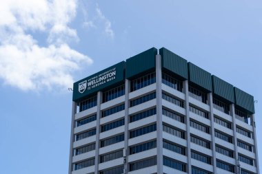 Wellington, NZ - 11 Şubat 2024: Wellington Victoria Üniversitesi - Yeni Zelanda Wellington 'daki Te Herenga Waka binası. Wellington Victoria Üniversitesi bir devlet araştırma üniversitesidir..