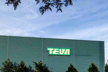 Markham, Ontario, Kanada - 29 Haziran 2018: Teva Canada Markham üretim tesisini imzalayın. Teva Pharmaceutical Industries Ltd., İsrailli çok uluslu bir ilaç şirketi..