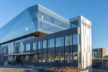 Kitchener, Ontario, Kanada - 19 Aralık 2018: Google Canada Kitchener-Waterloo ofis binaları.
