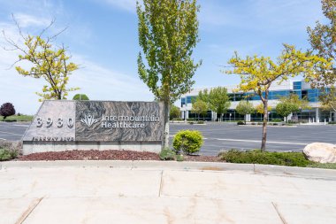 West Valley City, Utah, ABD - 9 Mayıs 2023: Batı Vadisi Kliniği Batı Vadisi Bulvarı 3930 numarada, UT.
