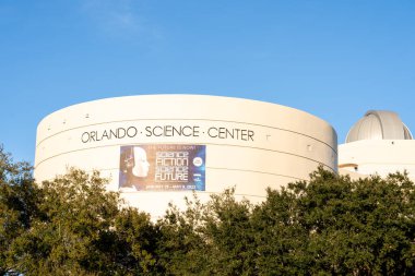 Orlando, FL, ABD - 1 Şubat 2022: Orlando Bilim Merkezi, FL, ABD 'de görüldü. Orlando Bilim Merkezi özel bir bilim müzesidir..