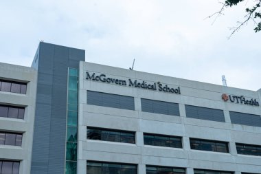 Houston, Teksas, ABD - 15 Nisan 2024: Houston, Texas Tıp Merkezi 'nde McGovern Tıp Okulu. John P. ve Kathrine G. McGovern Tıp Fakültesi lisansüstü tıp fakültesidir..