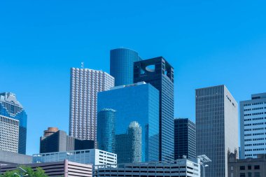 Houston, Teksas, ABD - 11 Nisan 2024: Houston, Teksas şehir merkezindeki binalar, ABD.