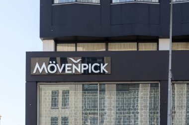 Auckland, NZ - 1 Şubat 2024: Auckland, Yeni Zelanda 'daki Movenpick Hotel. Movenpick 5 yıldızlı bir otel..