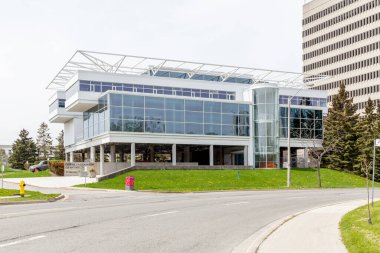 Toronto, Ontario, Kanada - 14 Mayıs 2018 Toronto 'daki OAA binası. Ontario Mimarlar Derneği (OAA), Ontario 'daki mimarların tescil ve ruhsat işlemlerinden sorumlu düzenleyici organdır..
