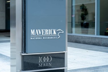 Houston, Teksas, ABD - 14 Nisan 2024: Maverick Natural Resources, Houston, Teksas, ABD 'deki genel merkezinin önünde imza attı. Maverick Doğal Kaynaklar bir petrol ve doğalgaz şirketidir..
