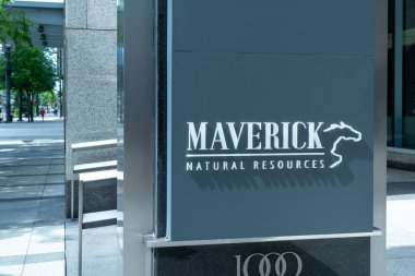 Houston, Teksas, ABD - 14 Nisan 2024: Maverick Natural Resources, Houston, Teksas, ABD 'deki genel merkezinin önünde imza attı. Maverick Doğal Kaynaklar bir petrol ve doğalgaz şirketidir..