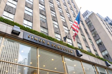 Simon ve Schuster Şirketi 'nin New York' taki genel merkezi, New York, ABD, 21 Ağustos 2022. Simon ve Schuster bir Amerikan yayın şirketi..