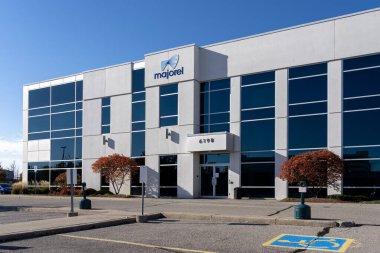 Waterloo, On, Kanada - 17 Ekim 2020: Waterloo, Ontario, Kanada 'da Majorel ofis tabelası. Majorel bir hizmet şirketidir. Müşteri tecrübesi ve iş süreçleri konusunda uzmandır..