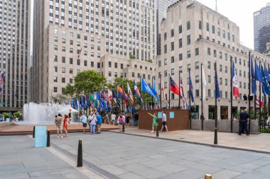 Rockefeller Center Plaza, New York, New York, ABD, 21 Ağustos 2022. Rockefeller Merkezi, 19 ticari binadan oluşan büyük bir kompleks..