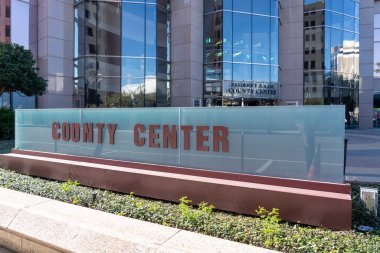 Tampa, FL, ABD - 8 Ocak 2022: Frederick B. Karl County Center, Tampa, FL, ABD. Frederick B. Karl County Center, Hillsborough County 'de bir devlet dairesi..