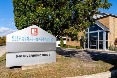 Kitchener, Ontario, Kanada - 17 Ekim 2020: Kitchener Waterloo Association of RealTORS (R), Ontario, Kanada. KWAR, kar amacı gütmeyen bir dernek üyesi.