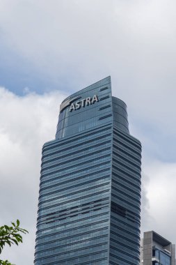 Jakarta, Endonezya - 26 Ocak 2025: Cakarta, Endonezya 'daki Astra Uluslararası Merkezi. Astra International Endonezya 'nın en büyük çeşitlendirilmiş holdinglerinden biridir..
