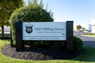 Cambridge, Ontario, Kanada - 17 Ekim 2020: P ve H Milling Group Kurumsal Ofisi Cambridge, Ontario, Kanada. P ve H Milling Grubu bir gıda ürünleri şirketidir..