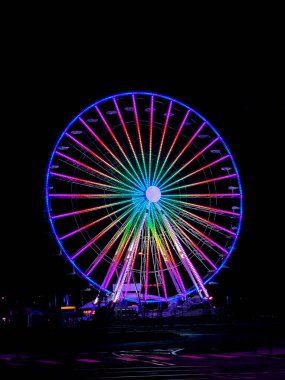 Saint-Malo 'da Renkli Büyük Tekerlek