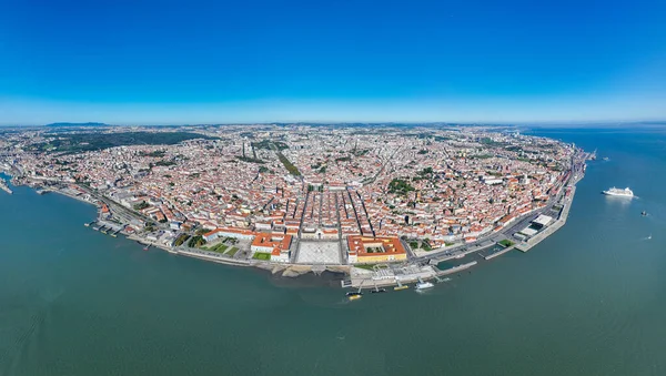 Lisbon Skyline Cityscape Tagus Folyó Előtérben Belvárosban Óvárosban Háttérben Portugália — Stock Fotó