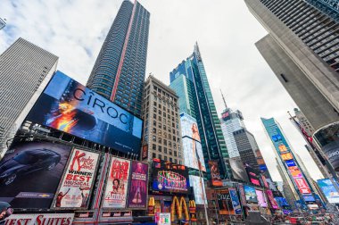 New York Times Meydanı Noel 'den sonra turistle. NYC, ABD