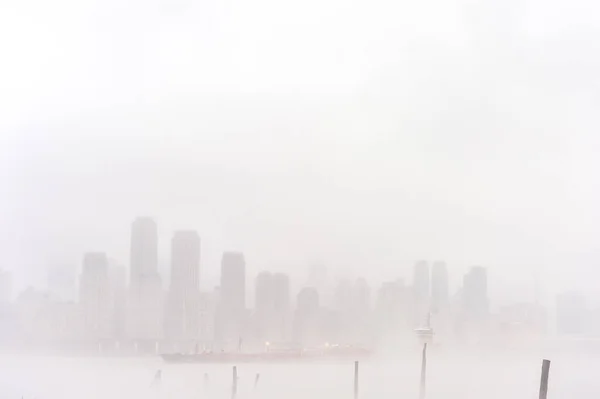 Río Hudson Invierno Con Misty New Your Cityscape Segundo Plano — Foto de Stock