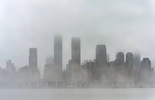 Rzeka Hudson Zimą Misty New York Cityscape Tle Nowy Jork — Zdjęcie stockowe