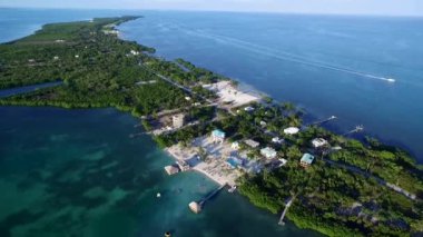 Karayip Denizi 'ndeki Caye Caulker Adası. Belize. Drone Bakış Açısı.