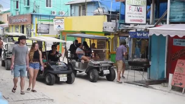 Caye Caulker Island Belize Caribbean Sea Island People Sandy Street — Video