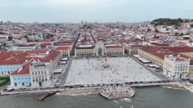 Portekiz, Lizbon 'daki ticaret meydanı. Palace Yard, Ribeira Kraliyet Sarayı. 4k