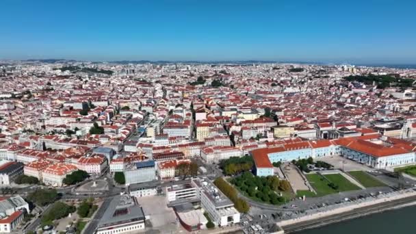 Λίσμπον Σκάιλαϊν Downtown Και Παλιά Πόλη Στο Παρασκήνιο Πορτογαλία 4Ια — Αρχείο Βίντεο