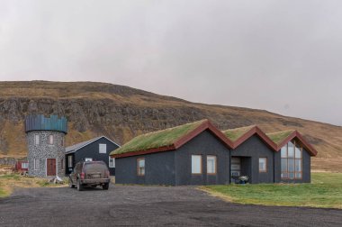 İzlanda - 20 Ekim 2014 İzlanda 'da yaşam alanı. Kule ve Ev