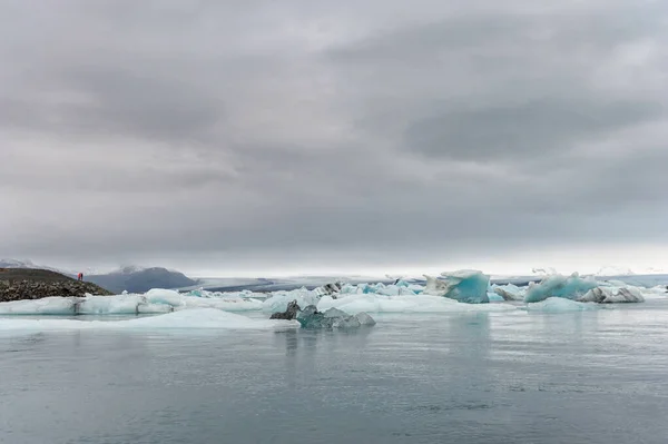 Jokulsarlon Льодовикова Лагуна Ісландії Cloudy Sky Floe Iceberg Water — стокове фото