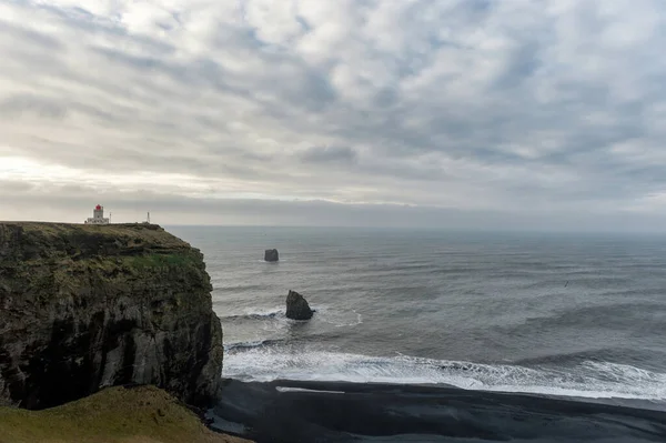 Wide Angle Lighthouse Black Sand Beach Reynisfjara Iceland Morning Cloudy — Stock Photo, Image