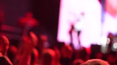 Konser salonu, konser ışıkları, seyirci stadyumu modern disko ışığı. Kalabalık Olay