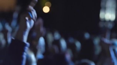 Konser salonu, konser ışıkları, seyirci stadyumu modern disko ışığı. Kalabalık Olay