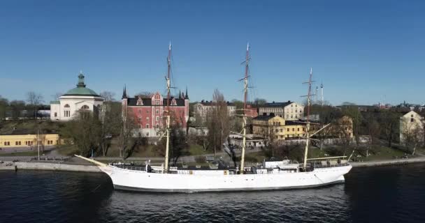 Chapman Admiralty House Full Rigged Steel Ship Moored Western Shore — Stockvideo