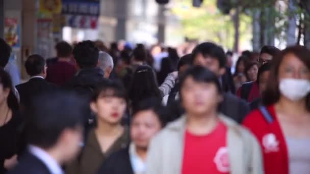 Ιάπωνες Στο Τόκιο Επιχειρηματική Περιοχή Ώρα Αιχμής Άνθρωποι Περπατούν Στο — Αρχείο Βίντεο