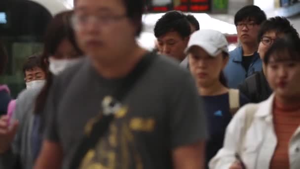 Люди Ходят Платформе Метро Вокзале Платформа Токио Метро Метро Час — стоковое видео