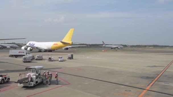 Міжнародний Аеропорт Наріта Наземна Служба Токіо Працює Задньому Плані Air — стокове відео