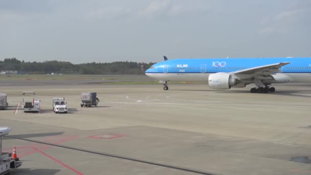 Tokyo International Narita Airport Ground Service Working Background Klm Airplane — Αρχείο Βίντεο