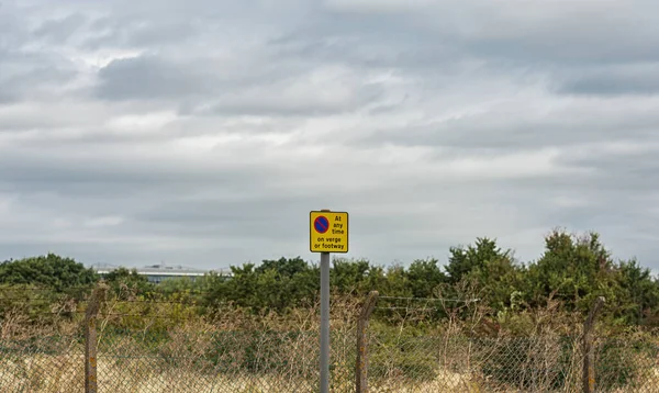 Sign Next Heathrow Airport Fence England London Any Time Verge — Stock Photo, Image