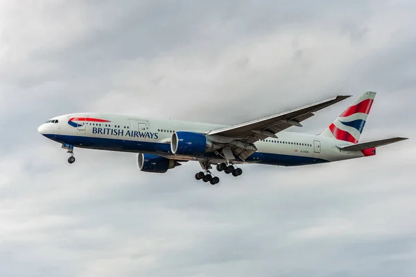 Zzzb British Airways Boeing 777 Landing London Heathrow International Airport — Stock Photo, Image