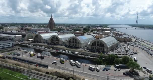 Riga Bus Station Latvia Market Square Background Drone Point View — 图库视频影像