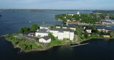 Helsinki, Finlandiya 'daki Suomenlinna Adası. Drone Bakış Açısı